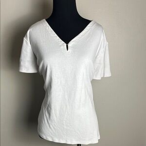 Jones New York White Keyhole V-Neck Tee